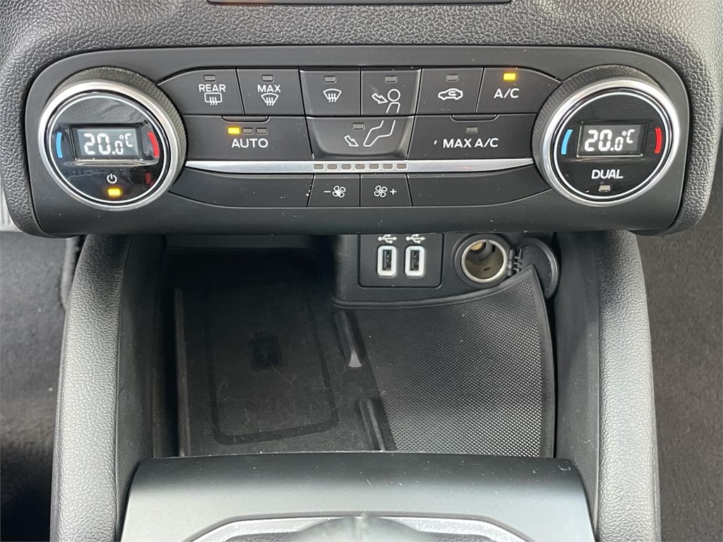 Foto 13 FORD Focus SW 1.5 Ecoblue Titanium