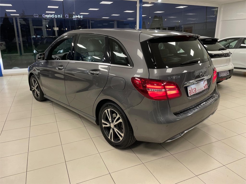 Foto 3 MERCEDES B 180 d Avantgarde