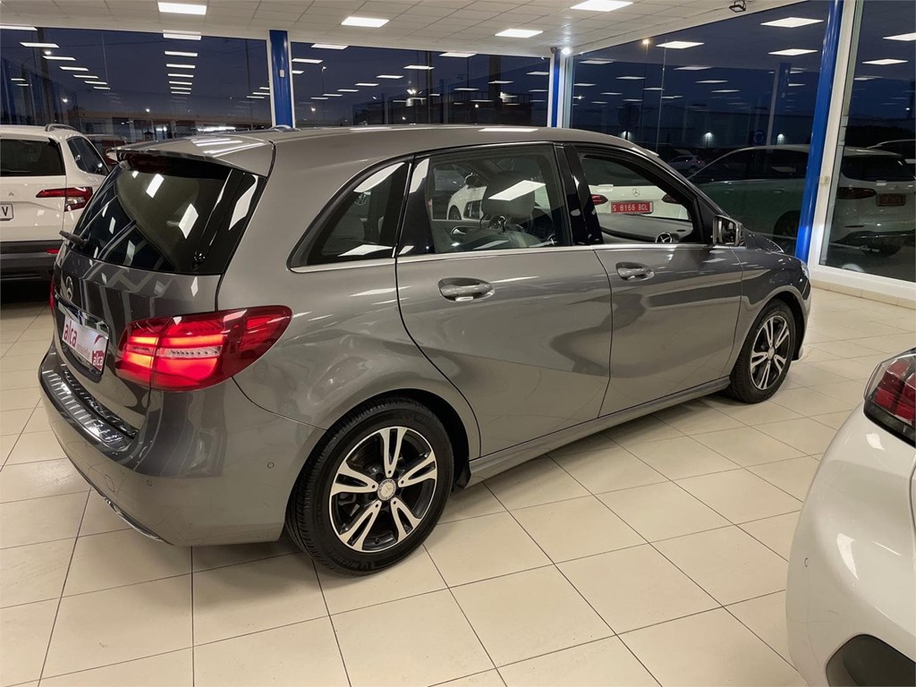 Foto 5 MERCEDES B 180 d Avantgarde