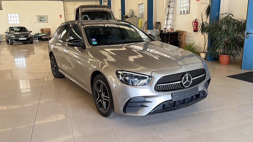 Foto 2 MERCEDES  E300de AMG