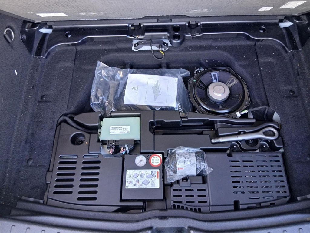 Foto 10 MERCEDES  GLA  200d  AMG
