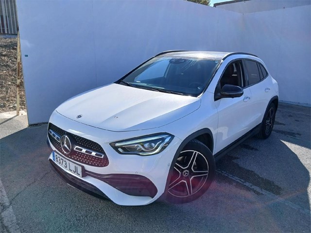 MERCEDES  GLA  200d  AMG