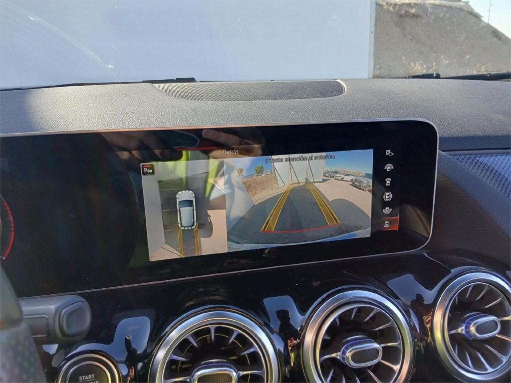 Foto 4 MERCEDES  GLA  200d  AMG