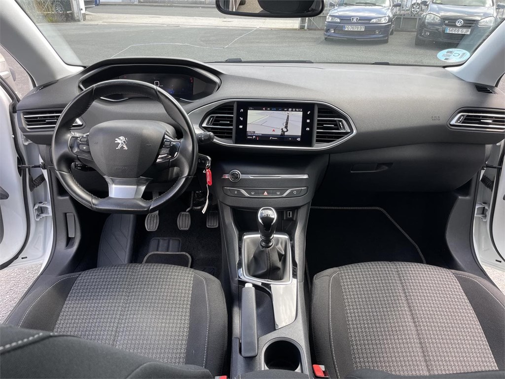 Foto 16 PEUGEOT 308 1.5 BlueHdi Active Pack  130 cv