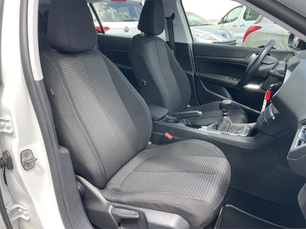 Foto 19 PEUGEOT 308 1.5 BlueHdi Active Pack  130 cv