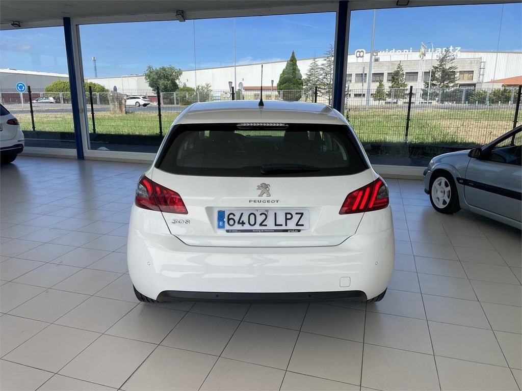 Foto 5 PEUGEOT 308 1.5 BlueHdi Active Pack  130 cv