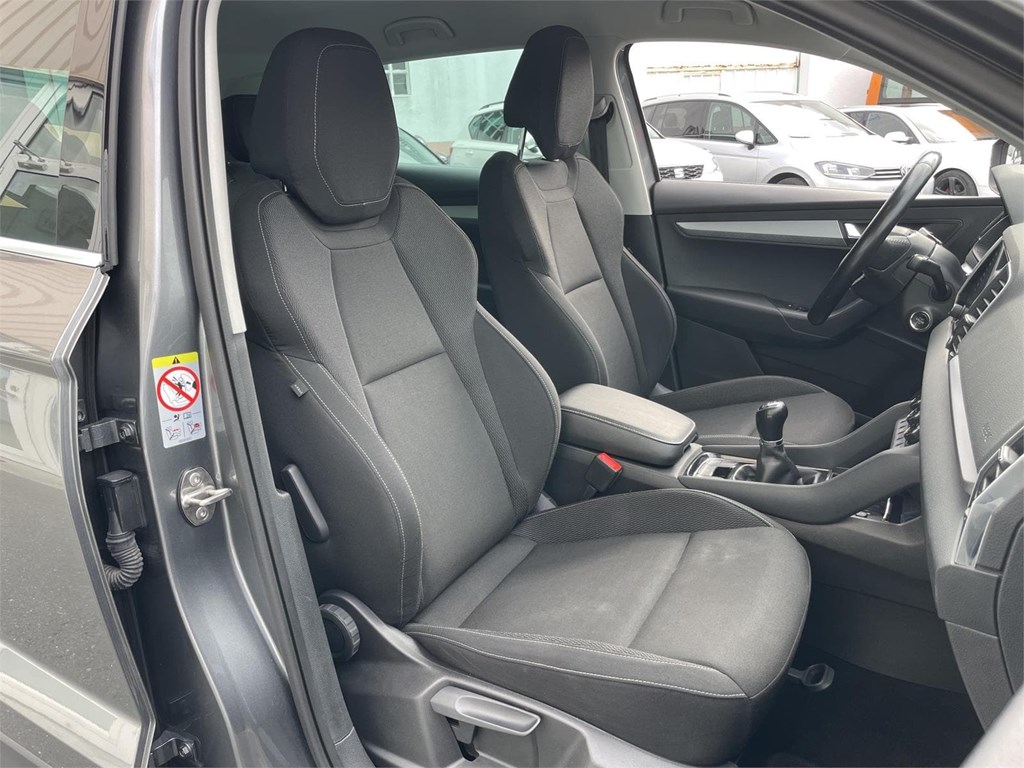 Foto 17 SKODA Karoq 2.0 Tdi Ambition