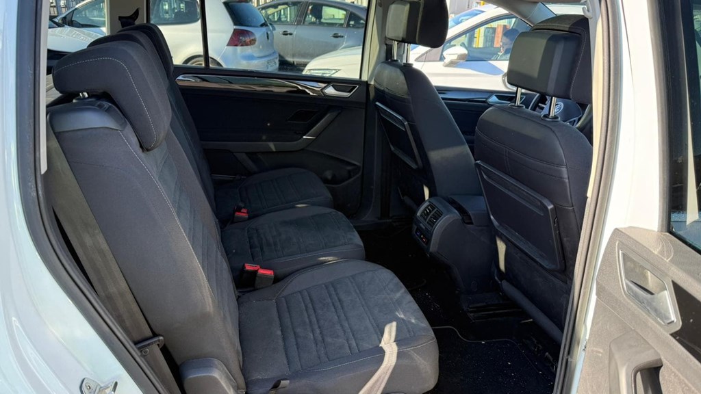 Foto 15 VOLKSWAGEN TOURAN  R Line 2.0 Tdi 150 cv