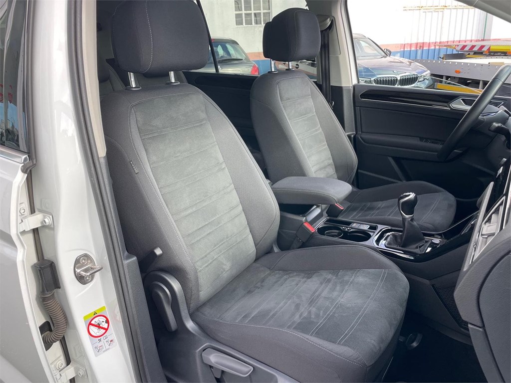 Foto 18 VOLKSWAGEN TOURAN  R Line 2.0 Tdi 150 cv