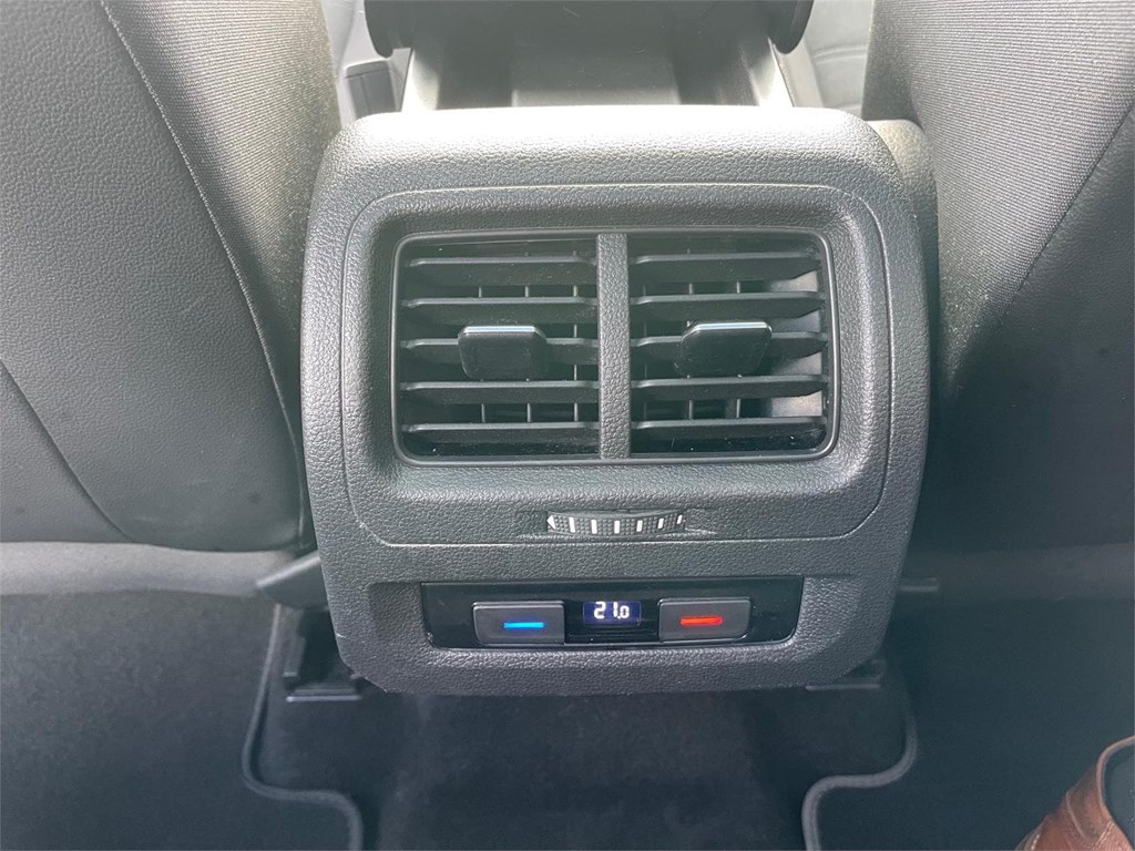 Foto 28 VOLKSWAGEN TOURAN  R Line 2.0 Tdi 150 cv