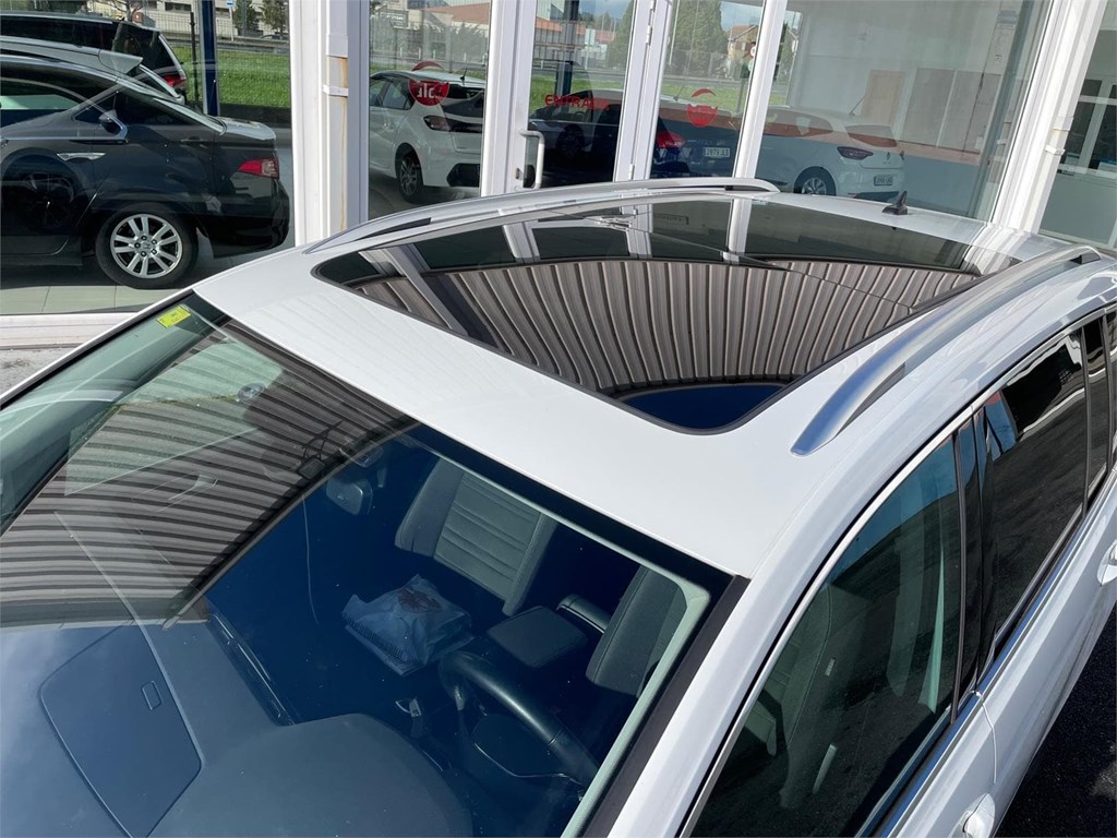 Foto 9 VOLKSWAGEN TOURAN  R Line 2.0 Tdi 150 cv