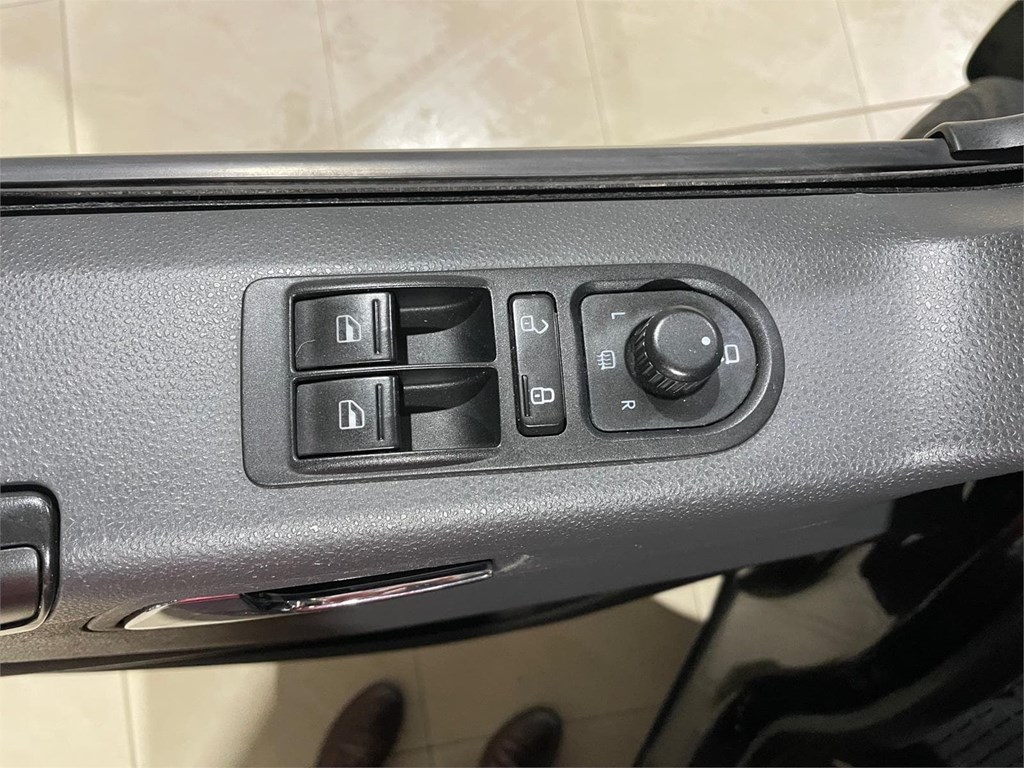 Foto 24 VOLKSWAGEN  TRANSPORTER  MULTIVAN 2.0 TDI 140 cv