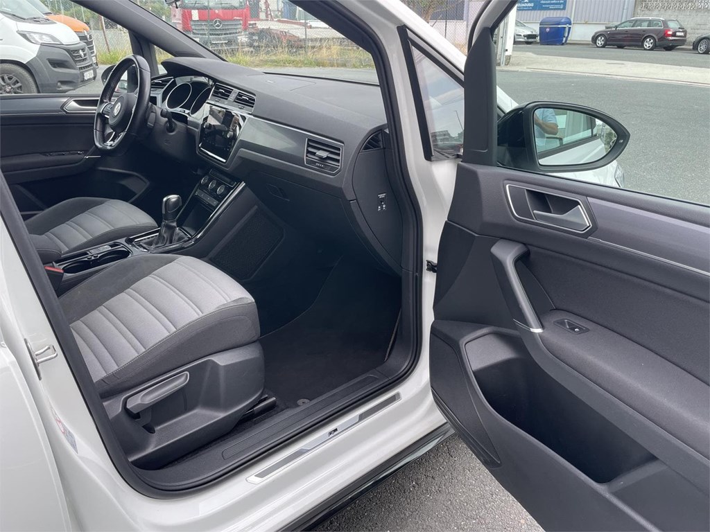 Foto 16 VOLKWAGEN Toruan 2.0 Tdi DSG R Line