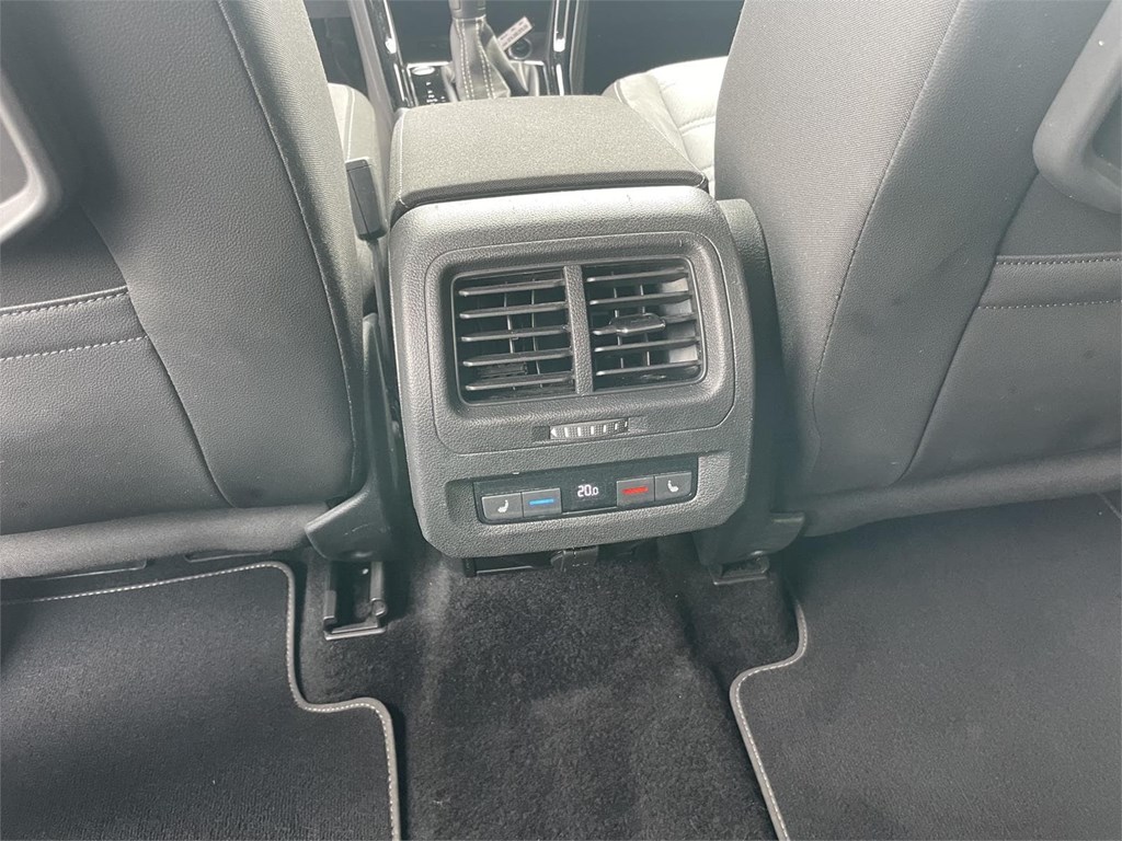 Foto 19 VOLKWAGEN Toruan 2.0 Tdi DSG R Line
