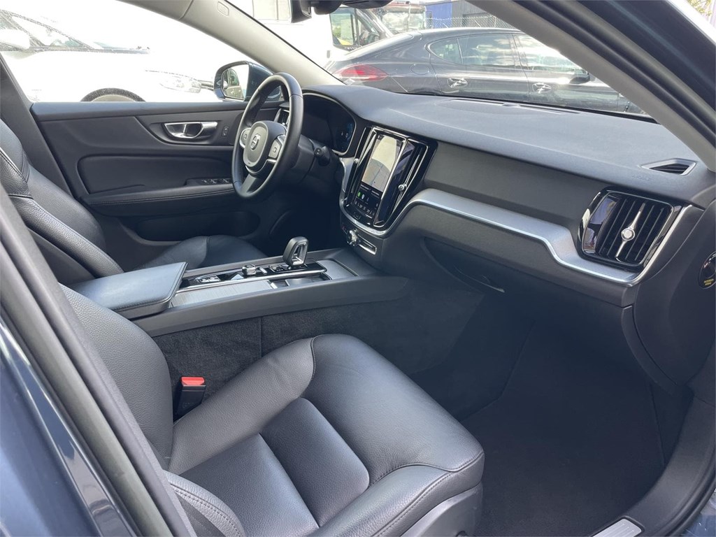 Foto 11 VOLVO V60 D4 Core Auto