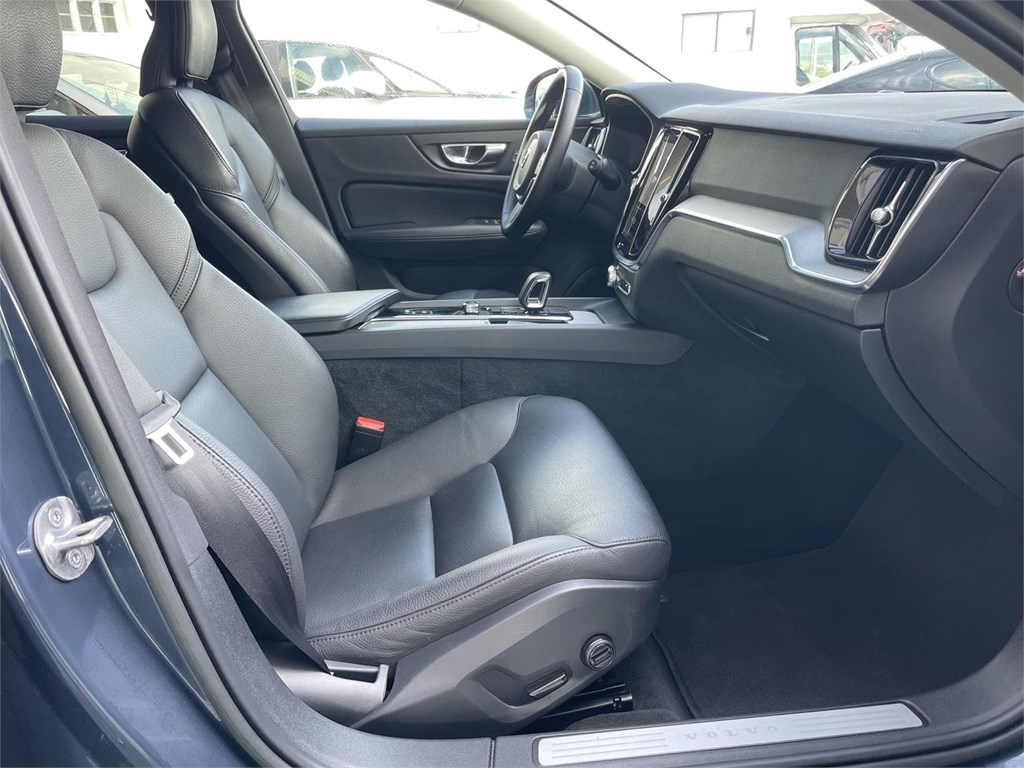Foto 21 VOLVO V60 D4 Core Auto