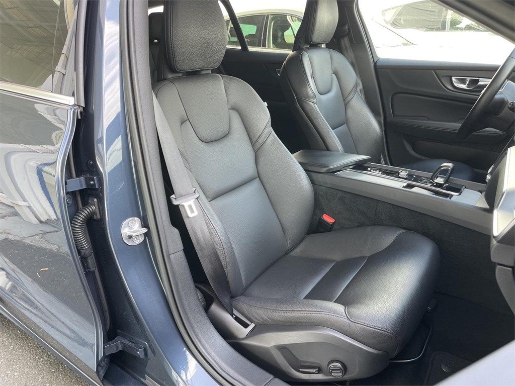 Foto 22 VOLVO V60 D4 Core Auto