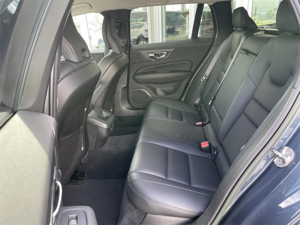Foto 23 VOLVO V60 D4 Core Auto